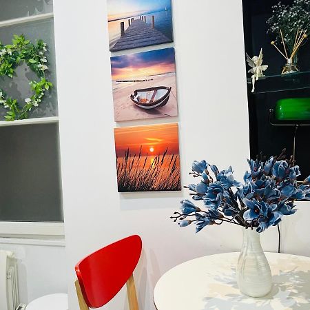 Dream Dwell Paris-Chic Flat In The Heart Of Marais Near Pompidou Centre Apartment Exterior photo