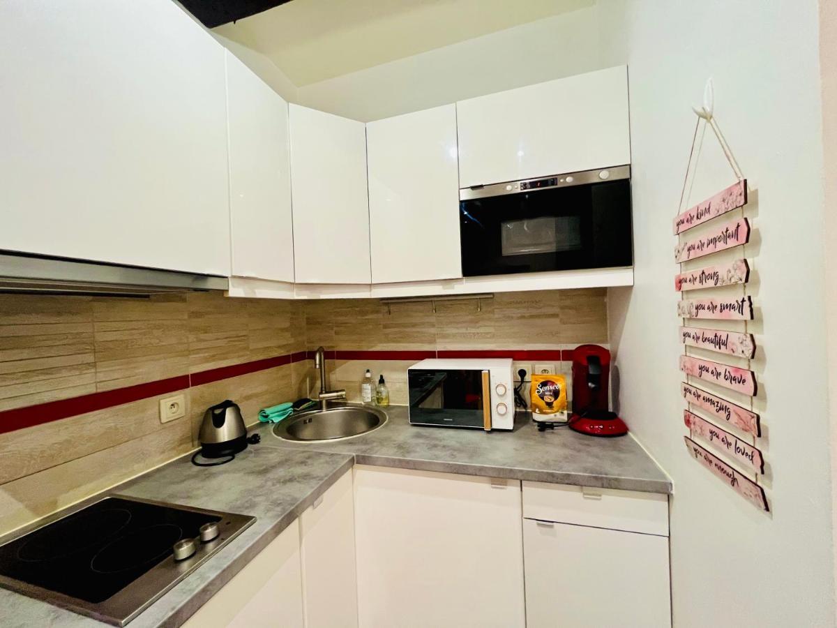 Dream Dwell Paris-Chic Flat In The Heart Of Marais Near Pompidou Centre Apartment Exterior photo